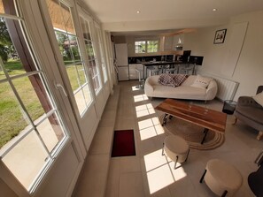 Télévision, cheminée