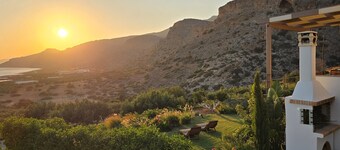 Casa di Olive, a villa with fireplace and sea view