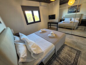 3 Schlafzimmer, Schreibtisch, Bügeleisen/Bügelbrett, Reisekinderbett