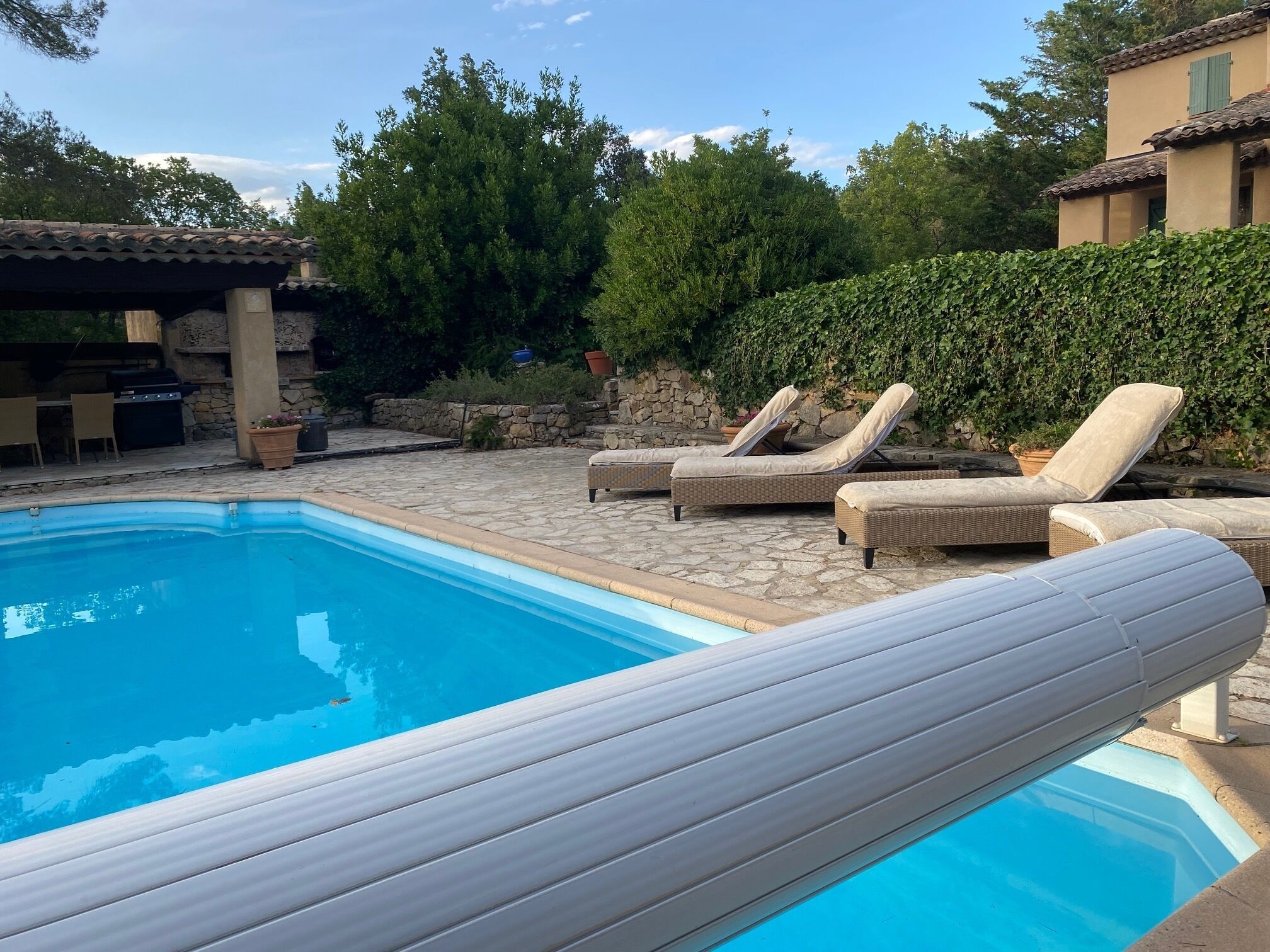 Grand mas provençal,  6 personnes, Jacuzzi et offre massage