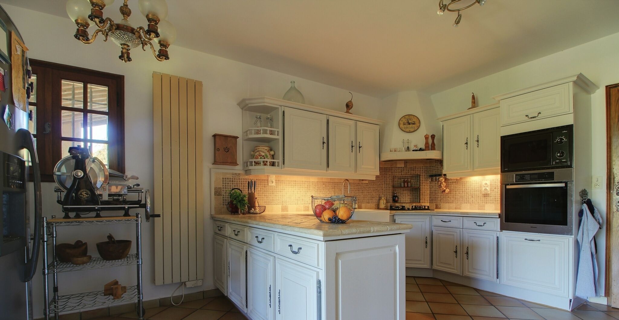 Grand mas provençal,  6 personnes, Jacuzzi et offre massage