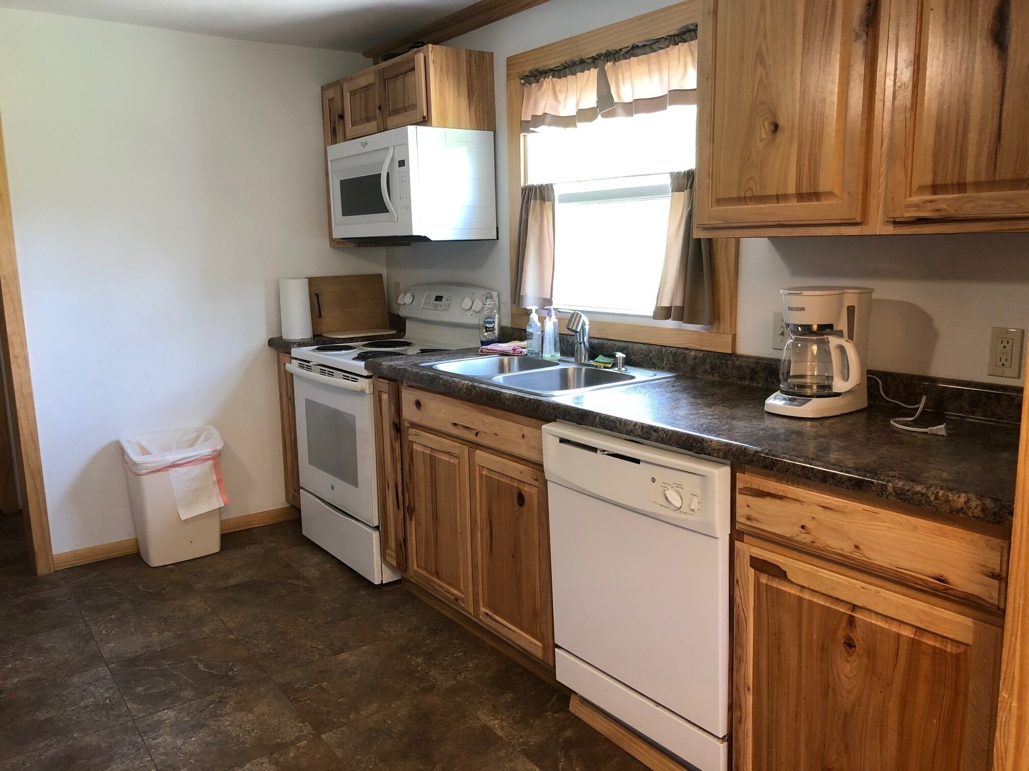 Perfect for family reunions - 18 hole disk golf and other yard games