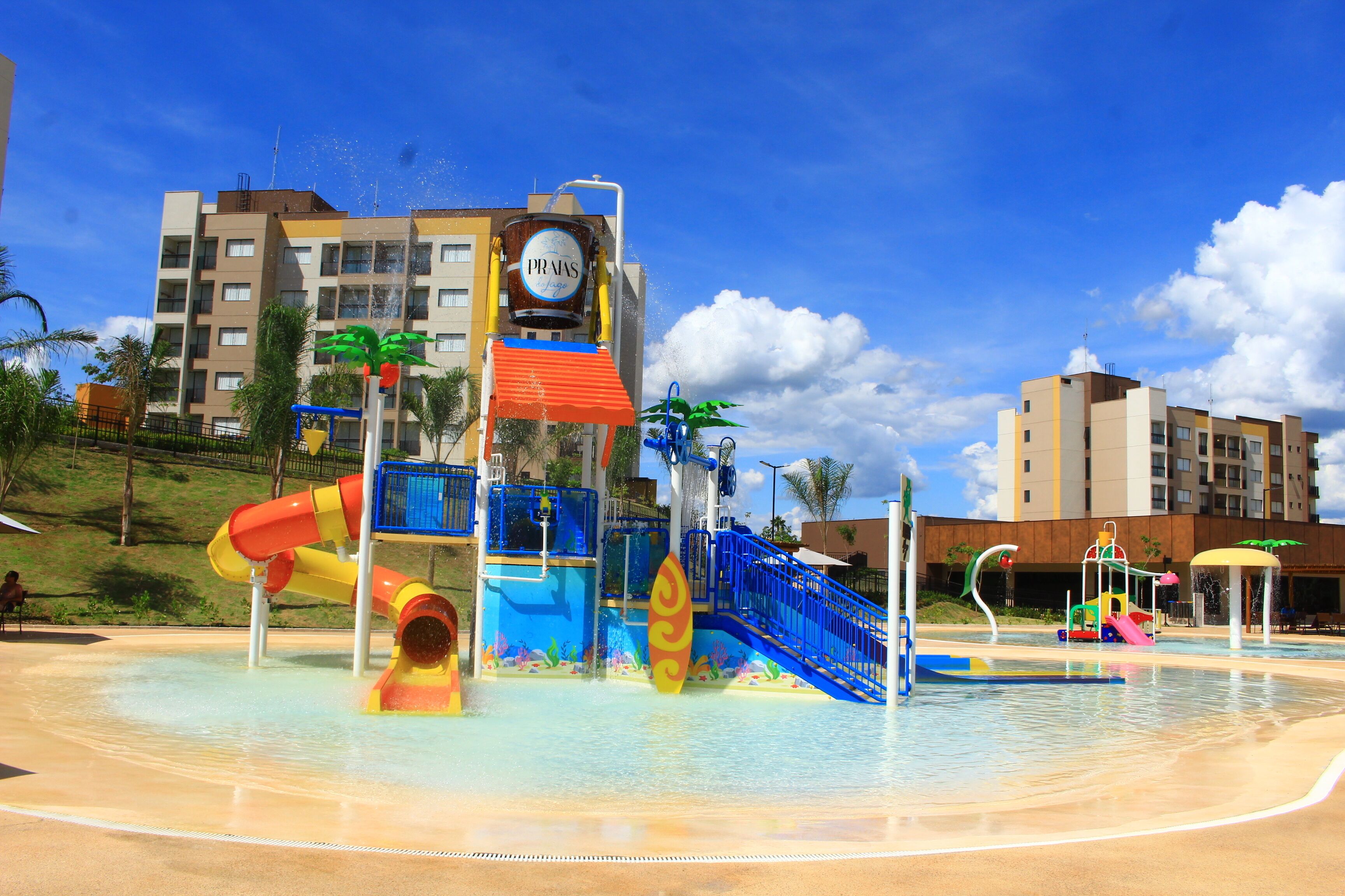 9 piscinas externas