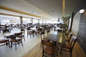 Interior - PRAIAS DO LAGO ECO RESORT - ACHEI FÉRIAS (Caldas Novas)