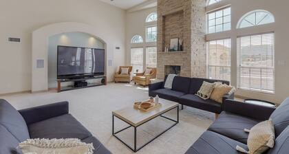 🌄3800ft Modern Retreat ♨️Hot Tub♨️ Pool Table🧳Sleeps 18🌄Mtn Views