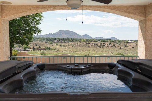 🌄3800ft Modern Retreat ♨️Hot Tub♨️ Pool Table🧳Sleeps 18🌄Mtn Views