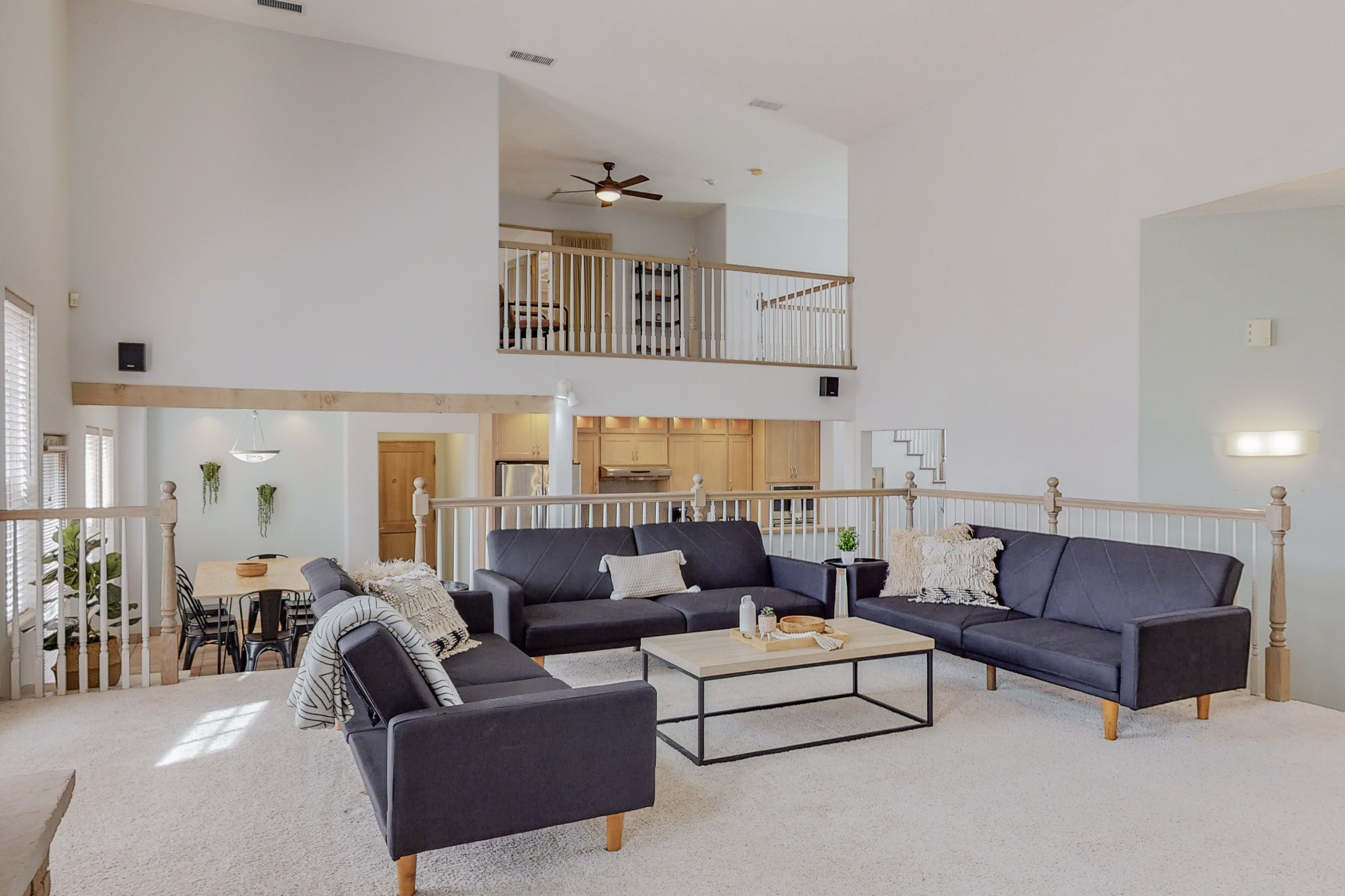 🌄3800ft Modern Retreat ♨️Hot Tub♨️ Pool Table🧳Sleeps 18🌄Mtn Views