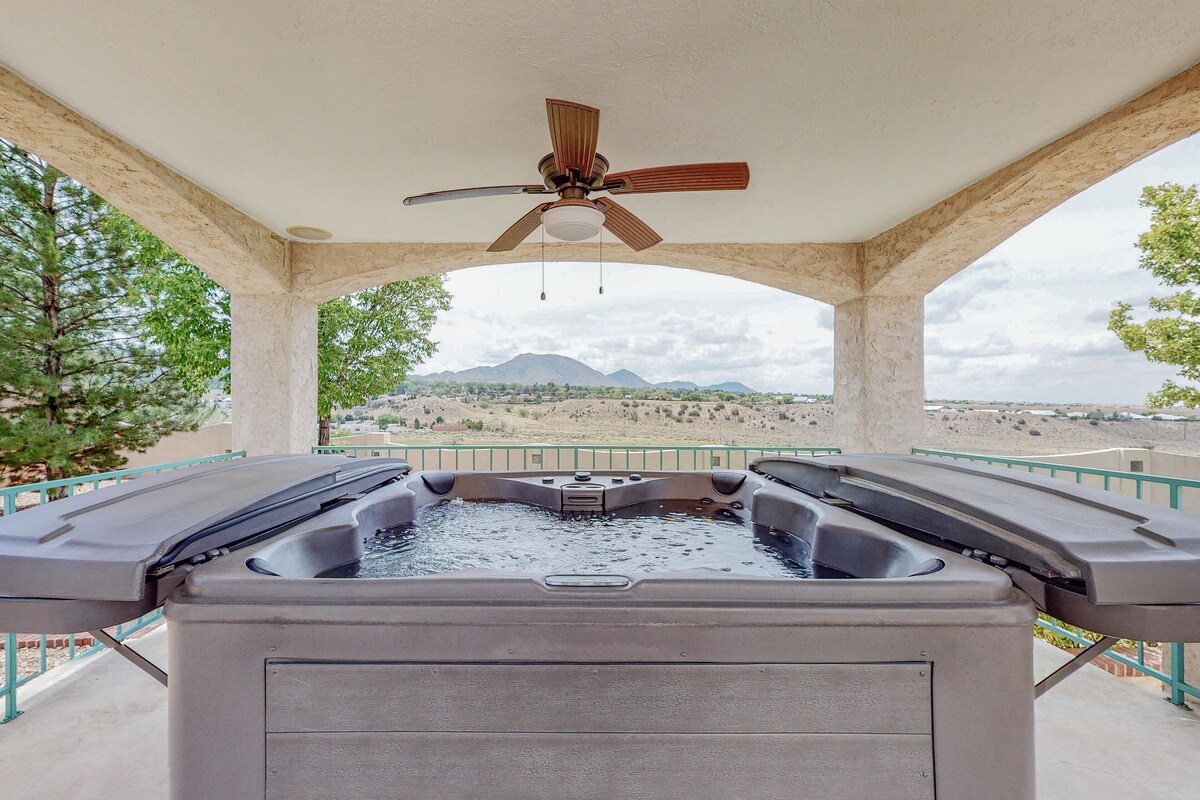 🌄3800ft Modern Retreat ♨️Hot Tub♨️ Pool Table🧳Sleeps 18🌄Mtn Views