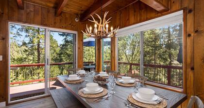 New! Rustic & cozy cabin w/pool table, deck, garage, dog friendly!