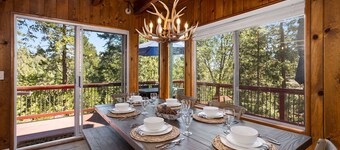New! Rustic & cozy cabin w/pool table, deck, garage, dog friendly!