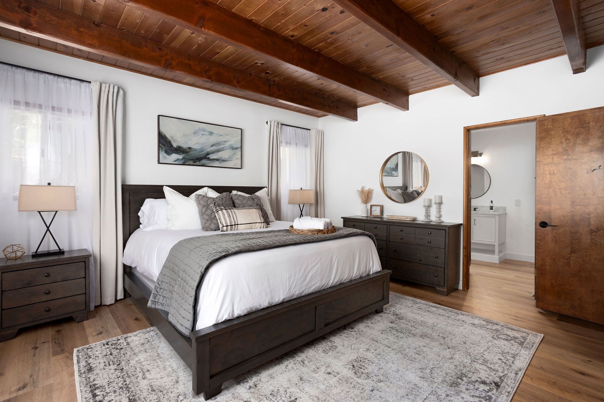 New! Rustic & cozy cabin w/pool table, deck, garage, dog friendly!