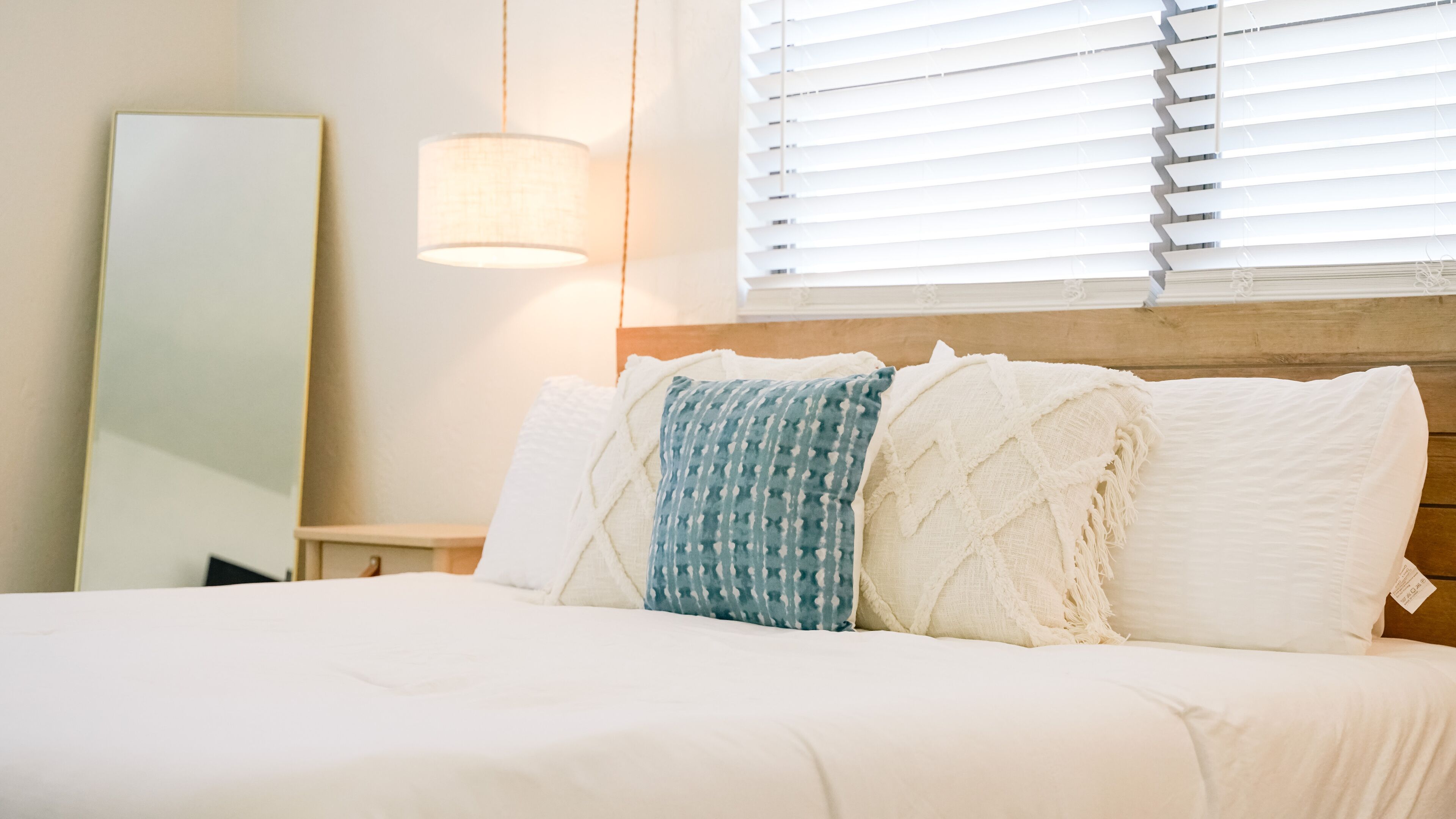 Private Heated Pool, Sleeps 11, Minutes to Beaches - THE SURF!