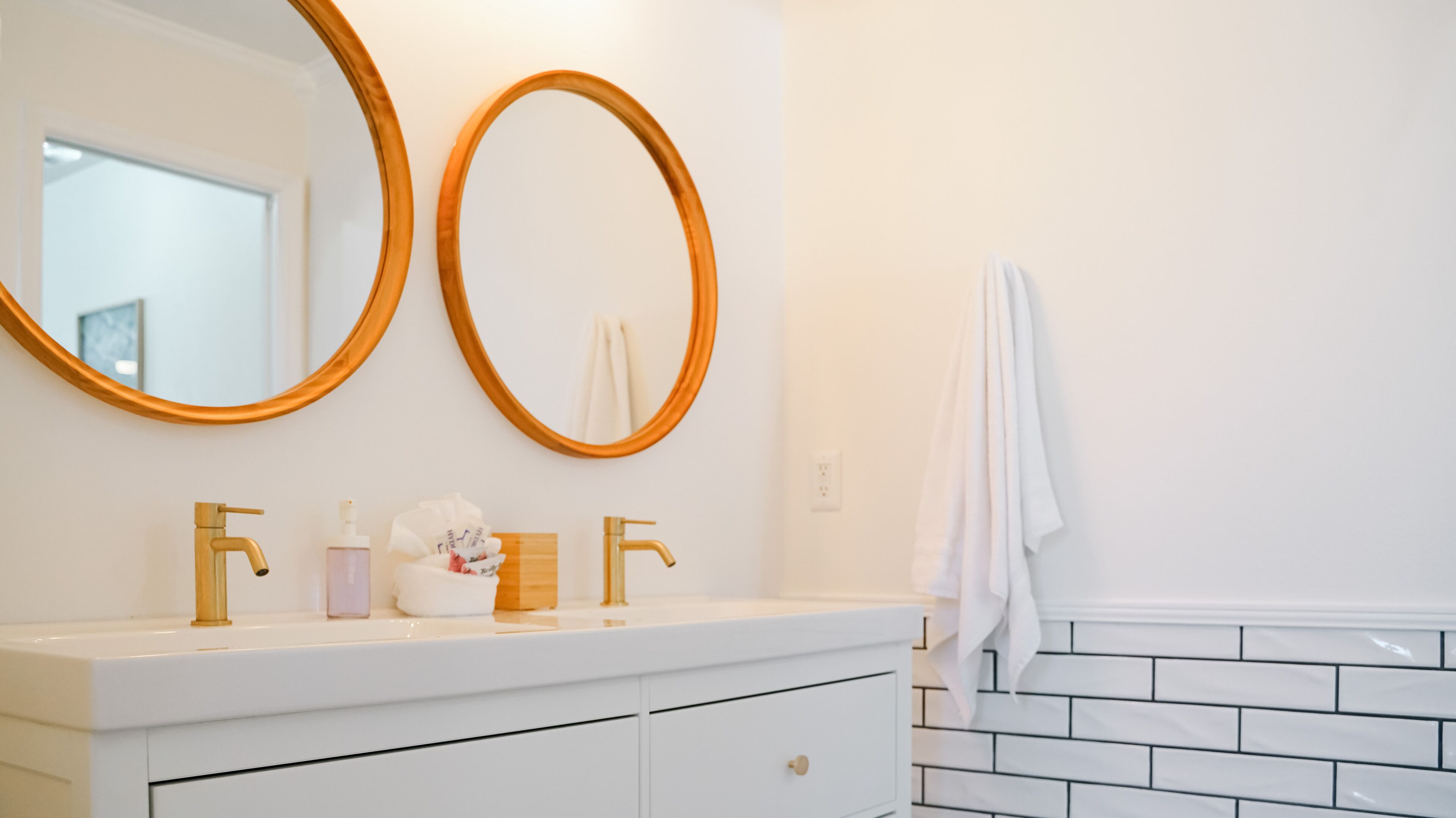 Private Heated Pool, Sleeps 11, Minutes to Beaches - THE SURF!