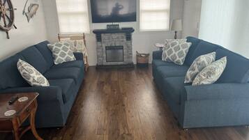 Smart TV, fireplace, DVD player