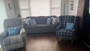 Smart TV, fireplace, DVD player