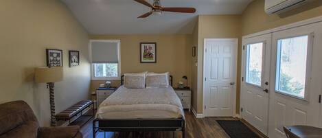 1 Schlafzimmer, Schreibtisch, Bügeleisen/Bügelbrett, kostenloses WLAN