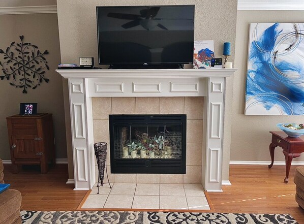 Smart TV, fireplace, DVD player