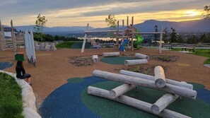 Children’s area - M&M's Maple Bay Mountain Guesthouse (NORTH_COWICHAN_MUNICIPALITY)