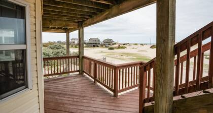 Corolla 4x4 beach cottage with phenomenal ocean views!