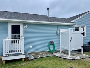 Exterior - Newly Renovated Bayside Rental! Just steps away from the beach!!! (North Cape May)