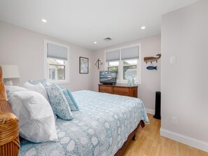 2 bedrooms, iron/ironing board, free WiFi - Newly Renovated Bayside Rental! Just steps away from the beach!!! (North Cape May)
