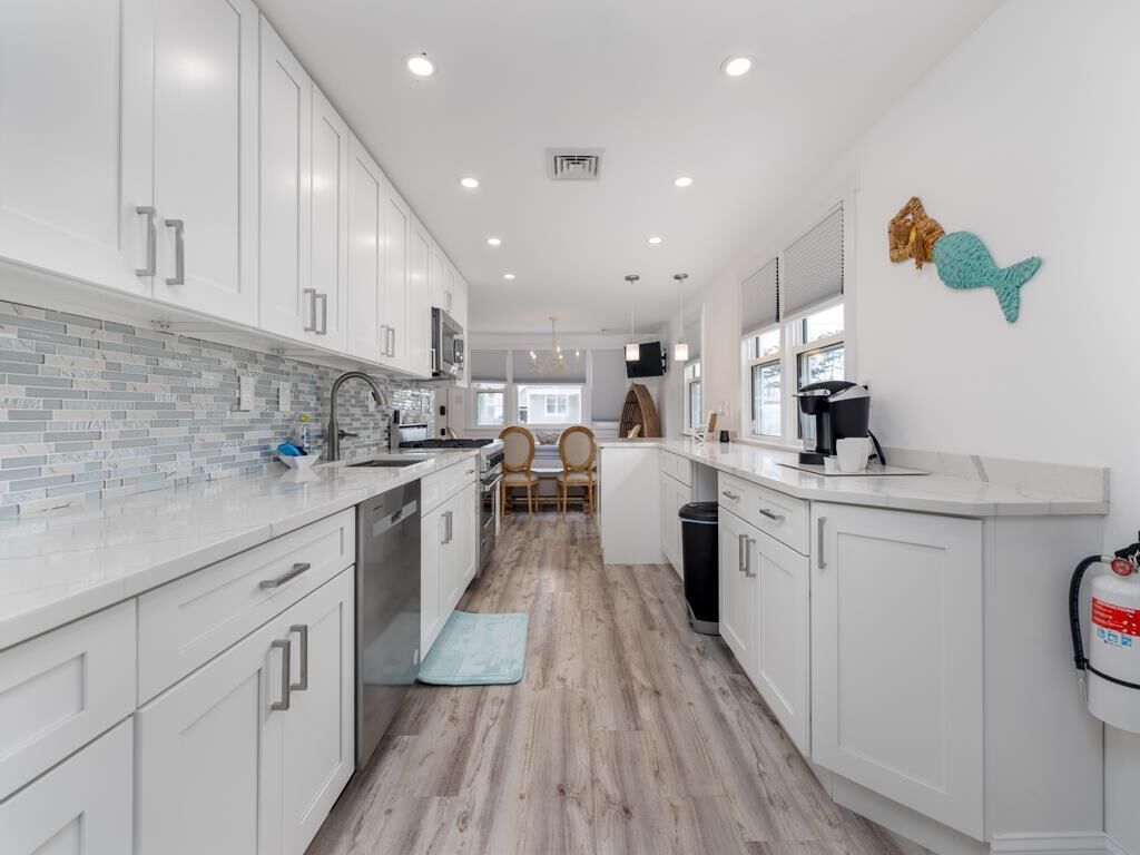 Newly Renovated Bayside Rental! Just steps away from the beach!!!