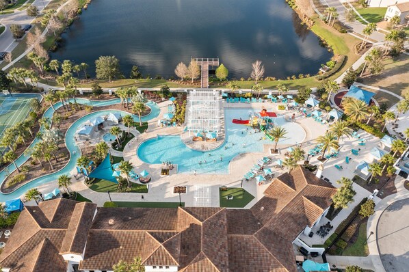 Piscina all'aperto, una piscina riscaldata