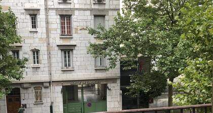 Appartement épuré proche du lac et de la vieille ville d'Annecy