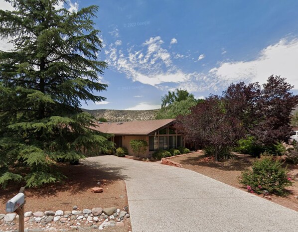 Exterior - Red Rock Retreat • Golf • Hiking & Biking Trails • Views • Dining VOC •Adventure (Sedona)