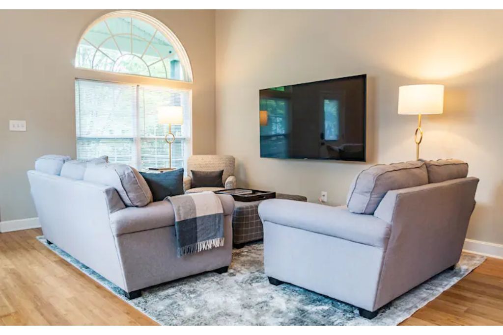 Affordable Luxury in Louisville - All King Beds!