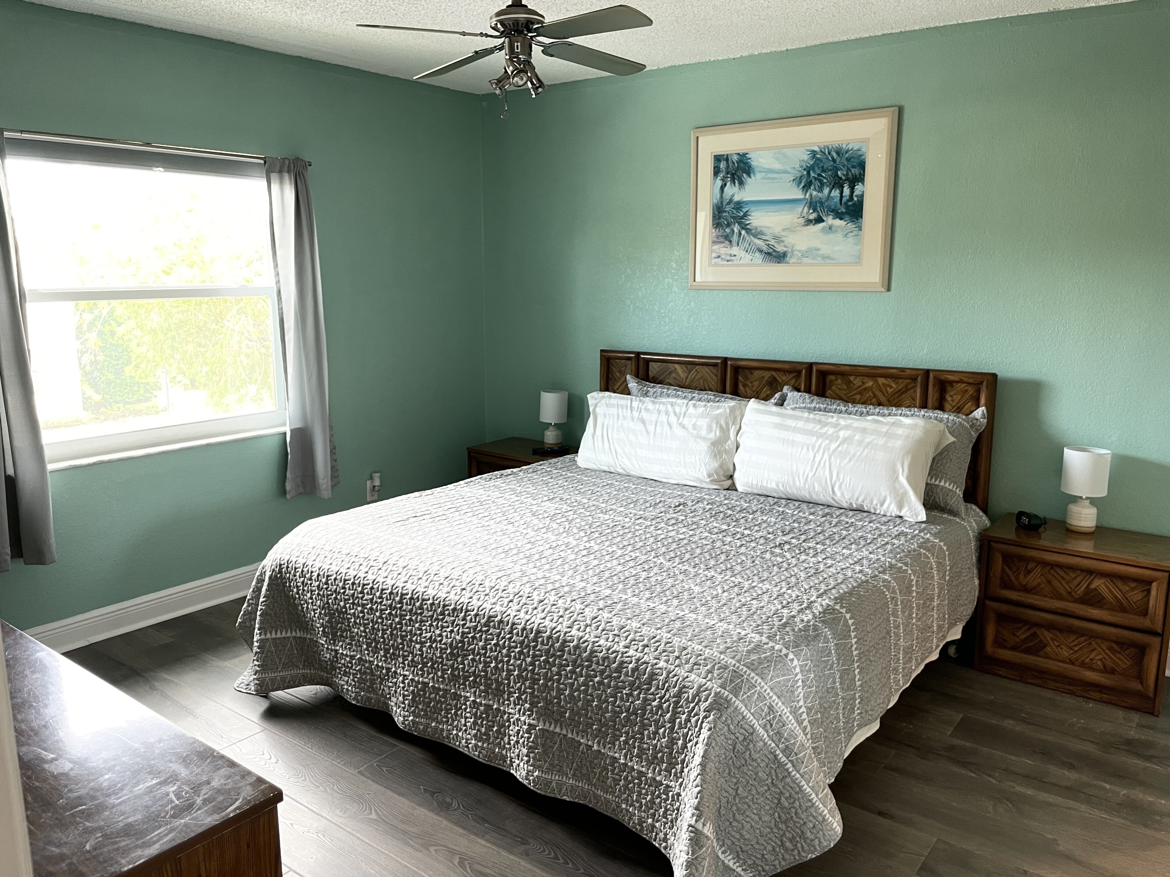 2 bedrooms, travel crib, free WiFi, bed sheets