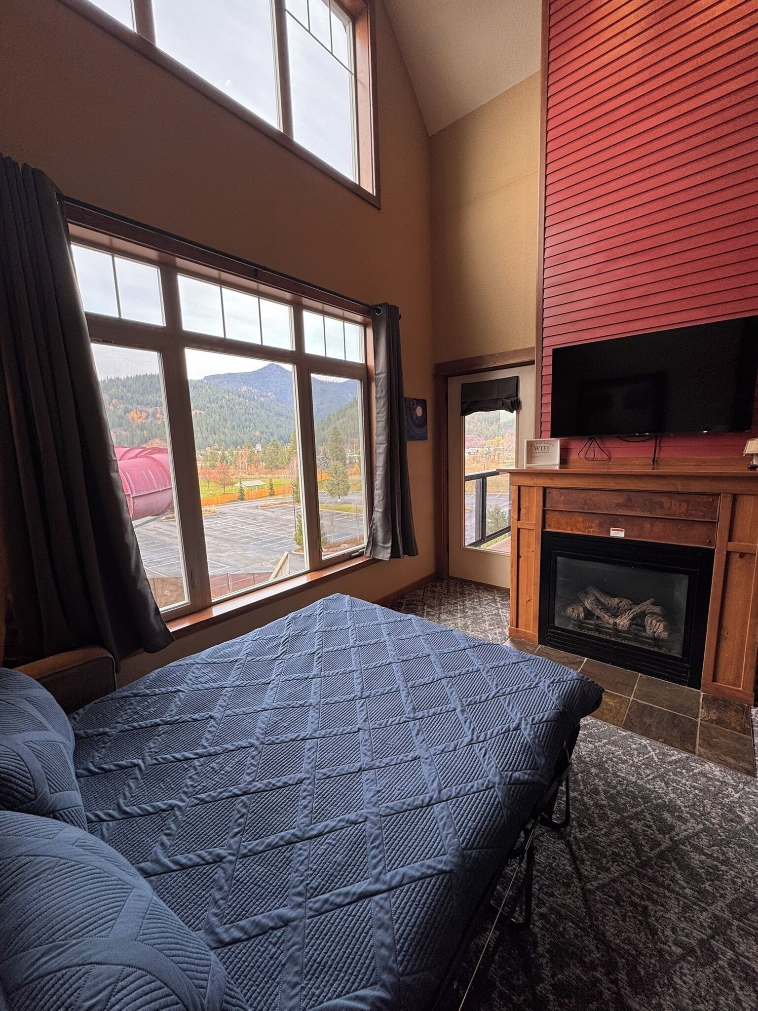2 bedrooms, desk, iron/ironing board, free WiFi