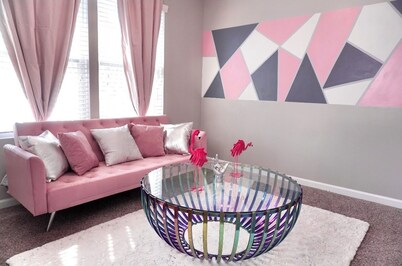 Beautiful Home Near UNC & More..Wi-Fi.2 lofts!