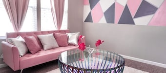 Beautiful Home Near UNC & More..Wi-Fi.2 lofts!