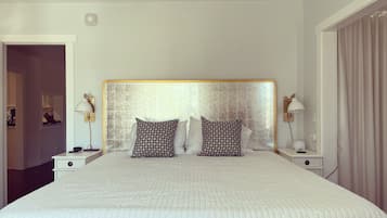 2 bedrooms, desk, iron/ironing board, WiFi (free)
