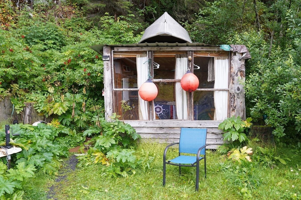 Single Cabin, Shared Bathroom, Mariner Lair, Inn Location