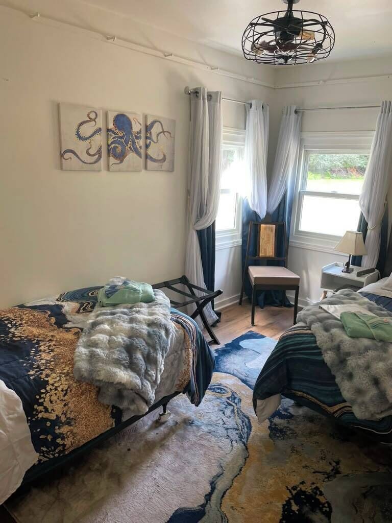 2 Single bed room, Redbeards Retreat, shared bathroom, not pet friendly | Bed sheets