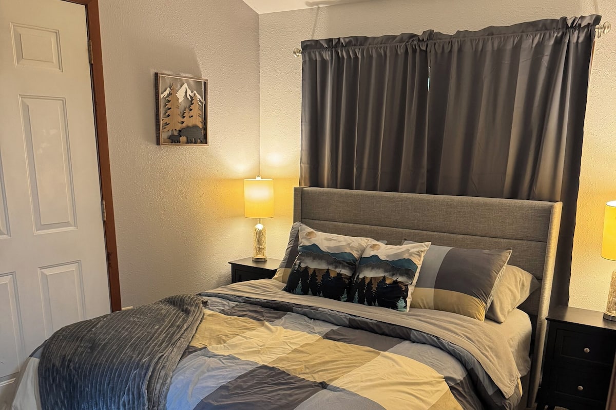 1 bedroom, bed sheets