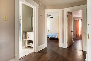 4 chambres, fer et planche à repasser, Wi-Fi, draps fournis