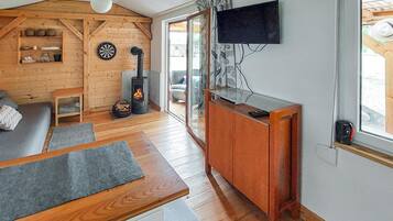 Televisie en een open haard