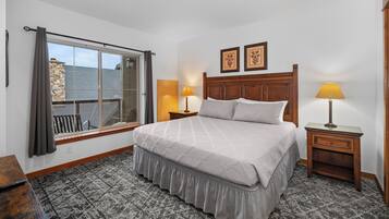 1 bedroom, desk, iron/ironing board, WiFi (free)