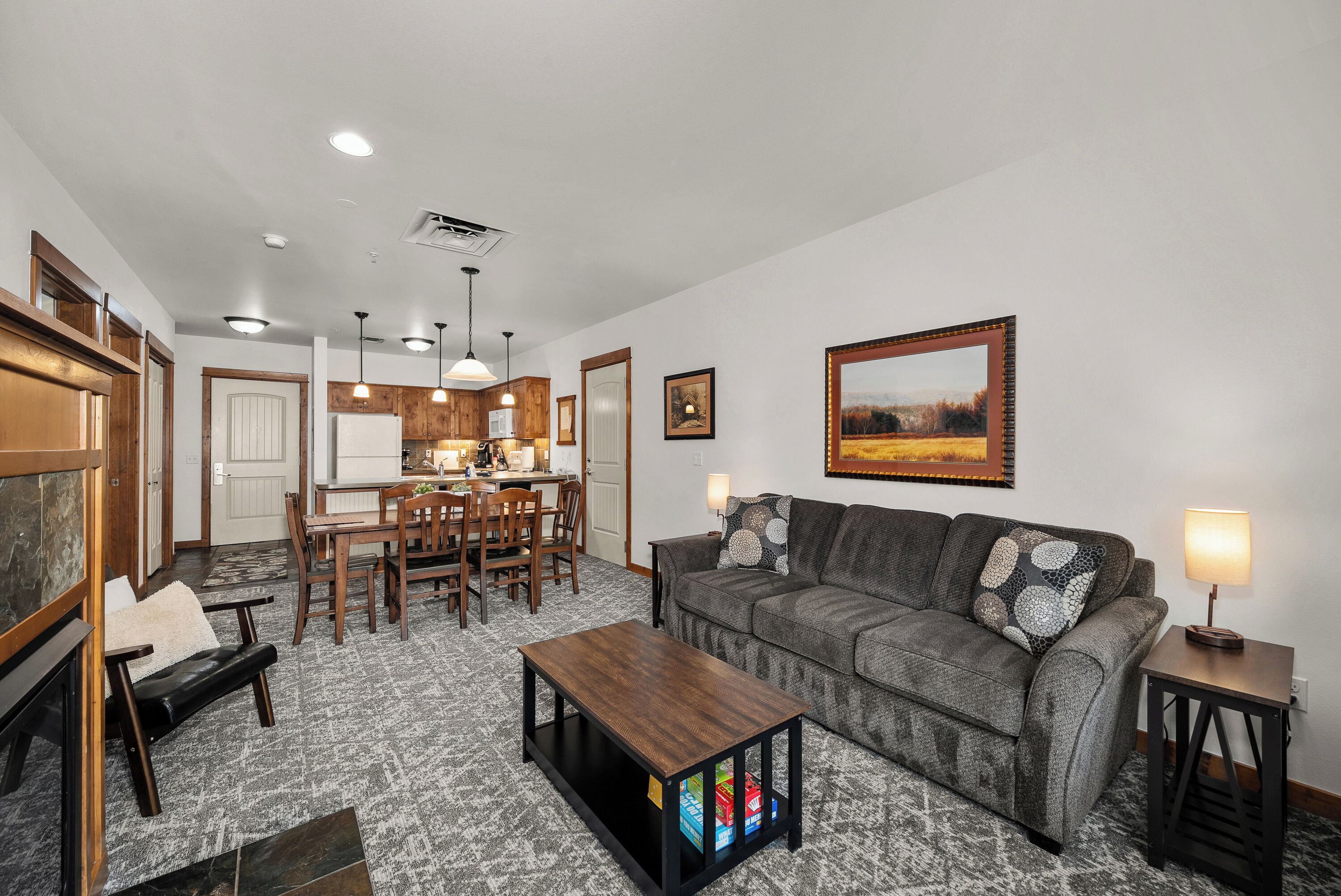 Smart TV, fireplace