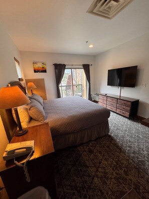 1 bedroom, iron/ironing board, travel crib, free WiFi
