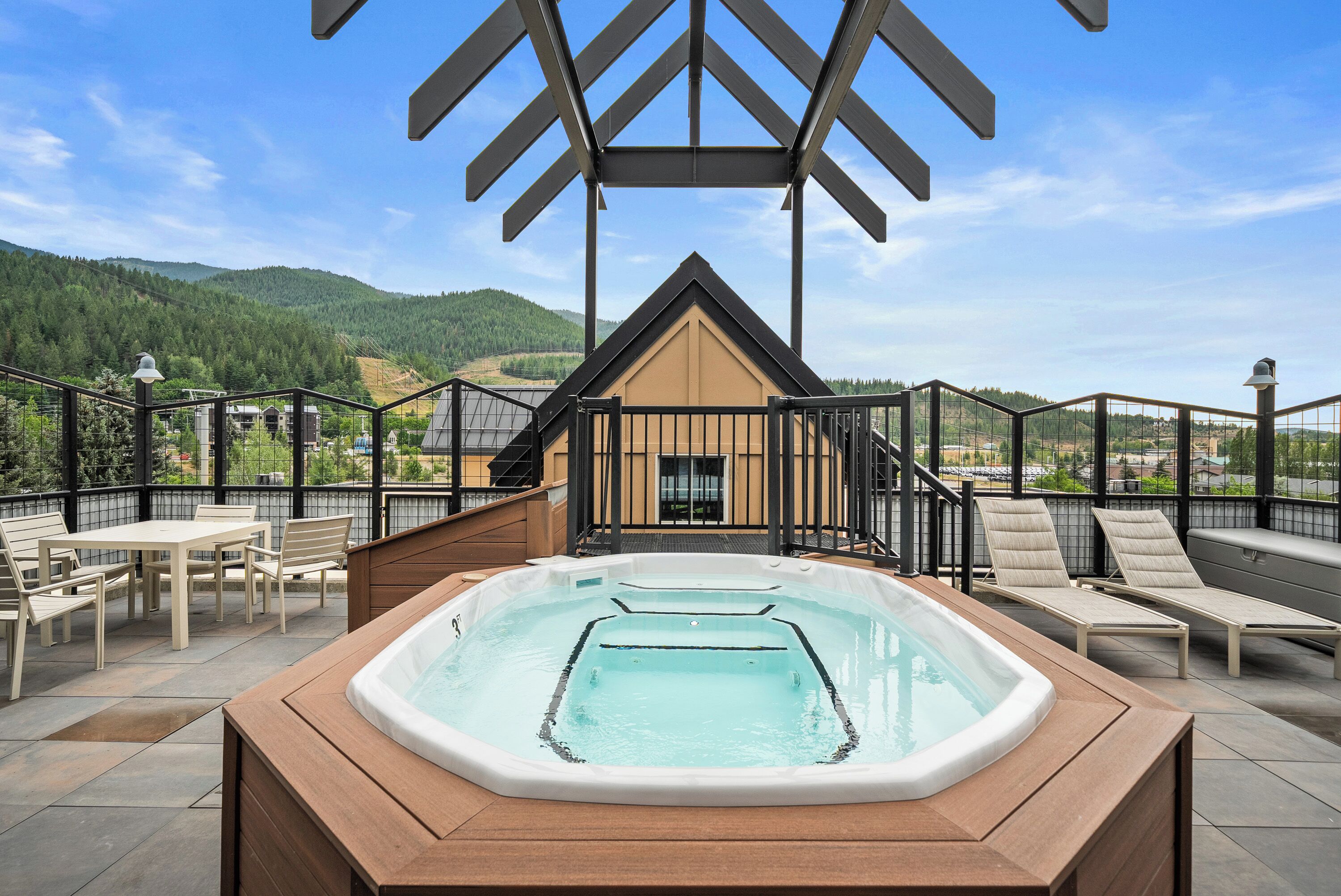 Outdoor spa tub