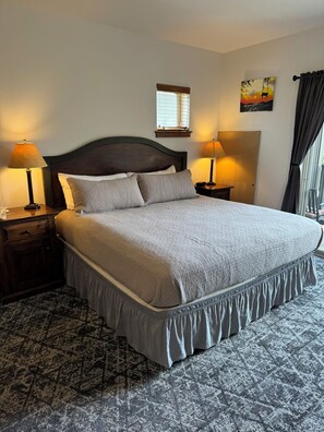 1 bedroom, iron/ironing board, travel cot, free WiFi - Shared Roof Top Hot tub @ Silver Mtn en suite also listed separately (Kellogg)