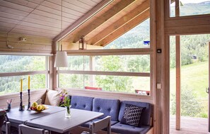 تناول الطعام