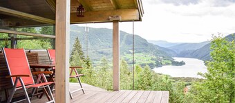 Beautiful home in Vossestrand with WiFi