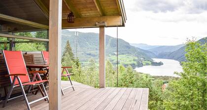 Beautiful home in Vossestrand with WiFi