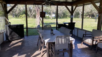 Outdoor dining