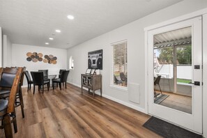 Interior - Updated Rancher near shopping & restaurants (Spokane)